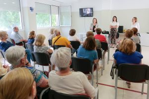 El ciclo de charlas sobre el servicio de transportes urbanos finaliza hoy en el Hogar de Mayores de la Zona Sur