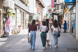 El Ayuntamiento inicia el próximo lunes la tercera campaña Consume Mérida en la que van a participar 248 establecimientos