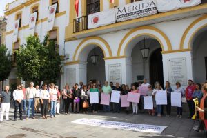 Concentración contra la violencia de género convocada por el consejo de las mujeres
