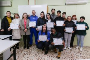 Dos alumnos del Programa Crisol logran empleo tras finalizar el curso de mozo de almacén y logística