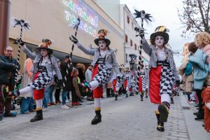 Designado el jurado que valorará a los grupos participantes en el Gran Desfile del Carnaval Romano 2025, que será el más participativo de la historia del Carnaval