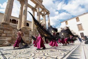El Día de la Danza en el Templo de Diana con el mercado de artesanía destacan en la agenda de cultura y ocio para el fin de semana