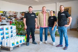 El alcalde visita tres nuevos negocios, uno de nutrición animal y dos de hostelería en Mérida