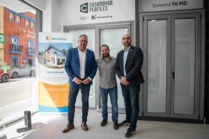Casamayor Perfiles abre una tienda en la Avenida de Extremadura para acercar sus productos al centro de la ciudad
