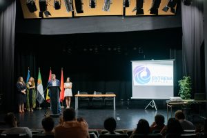 Participantes de las lanzaderas de empleo de la provincia participan en un encuentro en Mérida