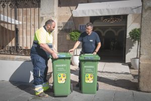 El Ayuntamiento y Ecovidrio ponen en marcha un servicio de recogida de residuos de envases de vidrio ‘Puerta a Puerta’ para la hostelería