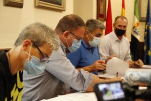 El alcalde firma con los sindicatos la subida salarial del 2% para todas y todos los trabajadores del ayuntamiento