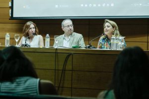 La delegada de Igualdad de Género subraya que las mujeres son “las grandes olvidadas de los textos clásicos, pero Mérida es una excepción” en la presentación del VI Encuentro de Creadoras Escénicas organizado por el Festival de Teatro