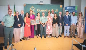 La Guardia Civil entrega un reconocimiento al sector turístico de Mérida y al Consorcio de la Ciudad Monumental como agentes dinamizadores de la economía en la ciudad