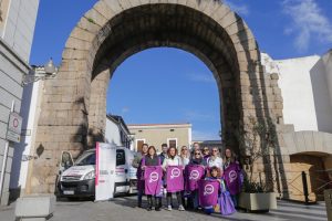 La empresa concesionaria del servicio del agua en Mérida, Aqualia, se suma a la campaña de reivindicación y conmemoración del 8M