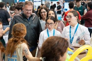 El Alcalde inaugura la feria de FP Dual en IFEME con la presencia de 12 centros educativos y más de mil alumnas y alumnos de ESO y Bachillerato
