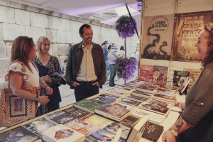 Casi 10.000 personas han participado en la XLI edición de la Feria del Libro de Mérida que se clausuró anoche en el Templo de Diana