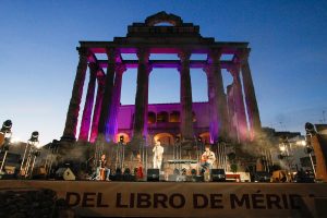 La Feria del Libro tendrá cada día actuaciones con músicos como Luis Pastor, Sergio Cepeda, La Barca o el espectáculo Escuchando entre líneas