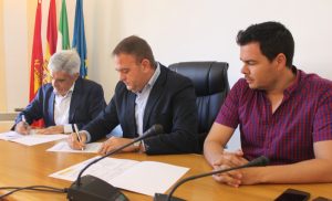 El Ayuntamiento mejorará los Campos de la federación gracias a un acuerdo firmado hoy