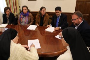 El convento de las Concepcionistas ya es de propiedad municipal tras la firma hoy de sus escrituras