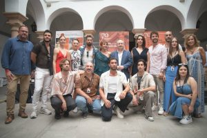 El alcalde da la bienvenida a Victoria Abril, Ruth Lorenzo, Adrián Lastra y a todo el equipo de ‘Medusa’ recordando que el Festival de Mérida es el evento cultural más importante del verano en España