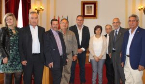 El Ayuntamiento homenajea a once funcionarios jubilados