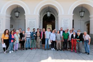 El alcalde recibe a mayores de la ONCE que han comprobado in situ las medidas de accesibilidad universal instauradas por el ayuntamiento