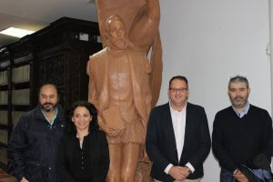 El alcalde inaugura la Sala Cervantes en la biblioteca municipal
