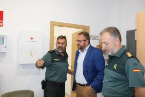 El alcalde conoce de primera mano las instalaciones del Cuartel de la Guardia Civil en La Argentina