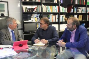 El Ayuntamiento y la CHG iniciarán un plan de choque contra el camalote