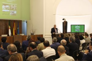 El alcalde asiste a la presentación de la memoria del Consejo Económico y Social