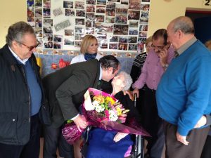 El Ayuntamiento rinde homenaje a Maxi Rubio que cumple 101 años