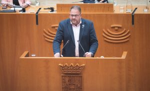 El alcalde destaca la importancia del tejido asociativo de la AOEX en su XXV Aniversario