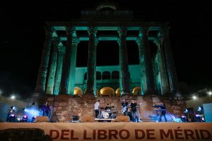 Decenas de presentaciones, firma de libros y eventos culturales en la programación de la Feria del Libro para el fin de semana