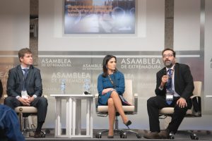 El Ayuntamiento de Mérida, junto con Orange, impulsa el debate sobre el futuro del sector turístico en municipios con Patrimonio Histórico en Mérida