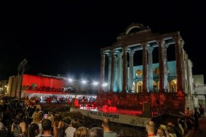 La Noche del Patrimonio, Miguel Poveda y Zaz en el «Stone & Music Festival» además de teatro, cine y deporte en la agenda del fin de semana