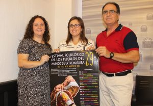 Grupos de Georgia, Indonesia y Mérida actuarán en el XXIX Festival folklórico de los Pueblos del Mundo