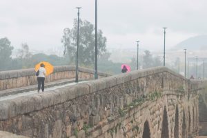 Aviso amarillo por lluvias hasta la medianoche de mañana sábado