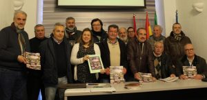 Los Cazurros Romanos presentan el libro de sus 35 años de existencia