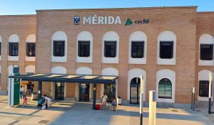 La estación de trenes de Mérida tendrá una nueva relación de altas prestaciones con Madrid añadiendo 12 circulaciones semanales a los servicios ya existentes que supondrá una aumento de la oferta en 3.100 plazas