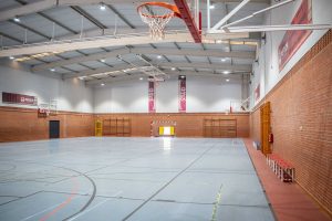 El Alcalde visita el Complejo Polideportivo de Las Abadías donde se han invertido 125.000 euros en su reforma integral