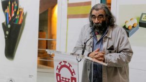 La biblioteca municipal celebra el Día Mundial de la Poesía con una exposición y la presentación de la última obra de Antonio Gómez