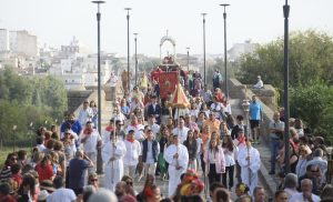 Más de un millar de peregrinos de Totana llegan a Mérida acompañados por la imagen de Santa Eulalia de Mérida, “La Santa” de Totana