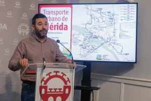 Los autobuses urbanos estrenan nuevos planos informativos y “termómetros” horarios en cada parada