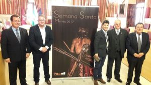 El alcalde presenta el documental Hosanna sobre la Semana Santa de Mérida en el Ayuntamiento de Sevilla