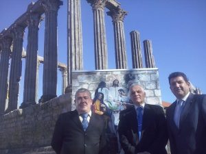 Mérida enseña los encantos de su Semana Santa ante los medios de comunicación de Évora