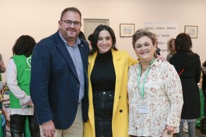 El Rastrillo benéfico de la Asociación contra el Cáncer ofrece artesanía, moda y productos locales