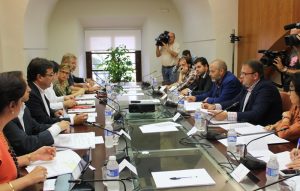El  presidente de la Junta y el alcalde presiden la reunión del Consejo de Capitalidad