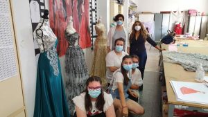 El taller de textil del Centro de Educación Especial Emerita Augusta desarrolla un proyecto para la Fundación Amancio Ortega