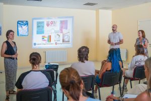 La delegación de Servicios Sociales ha acogido esta mañana el taller “Abordaje de situaciones discriminatorias por LGBTIfobia”