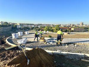 Avanzan los trabajos en el parque del Acueducto de San Lázaro que se convertirá en un gran espacio cultural