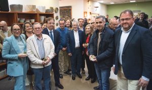 Eco Innova Social, impulsado por Feafes Mérida, produce artesanía sostenible y productos de decoración con el residuo del corcho