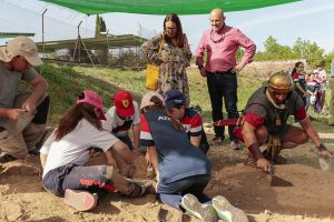 Alumnos y monitores de la Escuela Profesional Barraeca participan en un proyecto de difusión de la arqueología en la Huerta de Otero