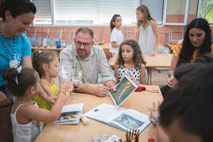 El Alcalde visita los campamentos urbanos de Naturaleza y Multiaventura que ofrecen un ocio activo y educación en valores
