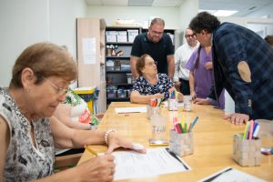 El alcalde visita el Centro Terapéutico para Alzheimer y otras demencias de AFAM Mérida que cumple dos años dando servicio actualmente a 21 personas